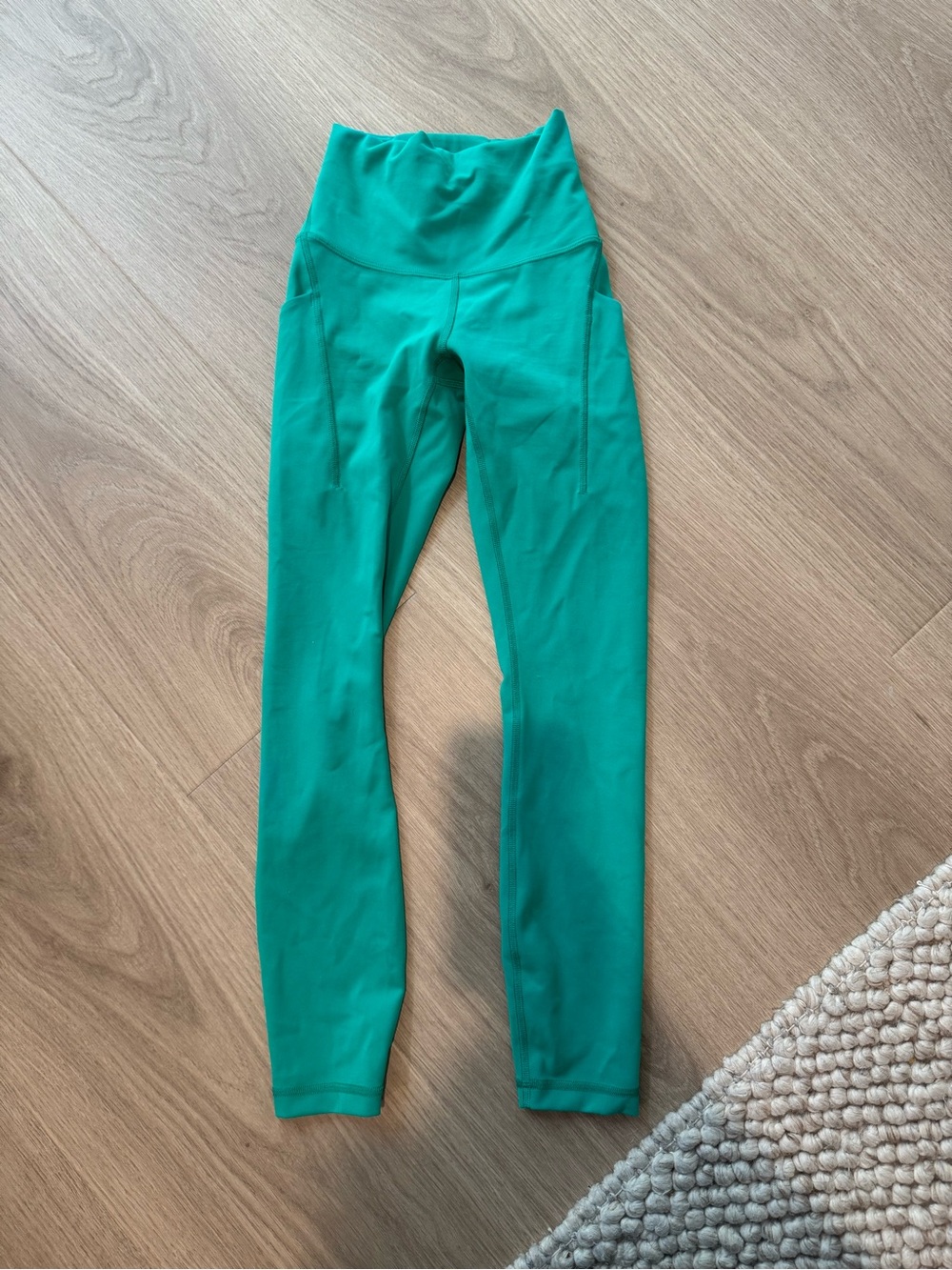 Lululemon Green Leggings Size 0 with pockets